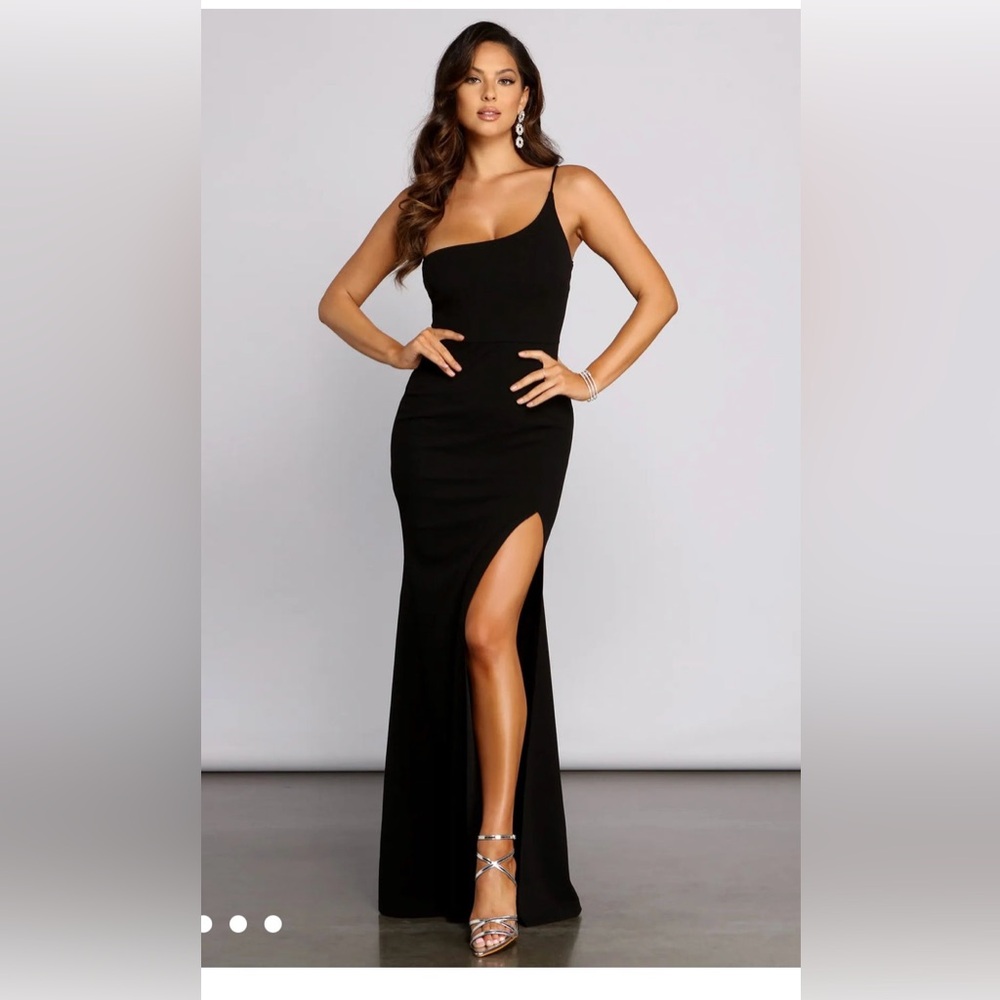 Windsor Black One shoulder  Spaghetti Strap Cocktail Dress